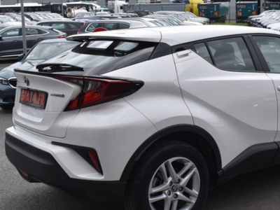 Toyota C-HR 122H DYNAMIC BUSINESS 2WD E-CVT MC19