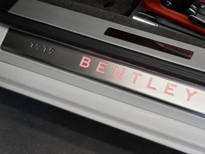 Bentley Continental V8 4.0, LANESTER