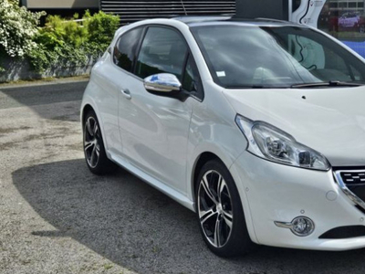 Peugeot 208 GTi 1.6 THP 200 ch GTI - TOIT PANORAMIQUE