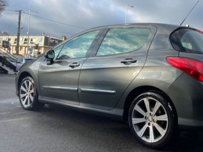 Peugeot 308 phase 2 2.0 HDI 150 ALLURE
