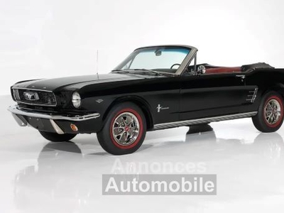Ford Mustang Convertible Raven Black
