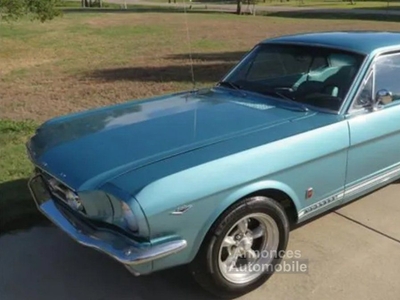 Ford Mustang COUPE V8