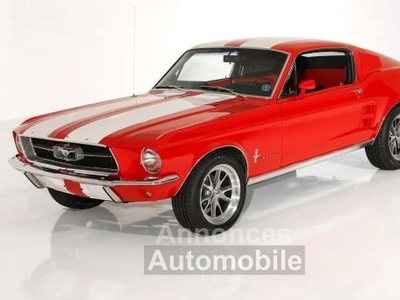 Ford Mustang Fastback 289 5-Speed
