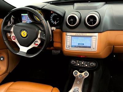 Ferrari California 4.3 V8 4 places
