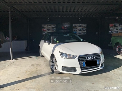 Audi A1 Sportback spotback 1.6 s_tronic ambiente