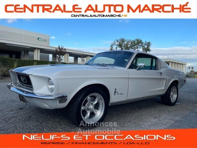 Ford Mustang FASTBACK V8 1968 BLANCHE BANDES BLEUES