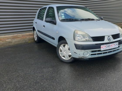 Renault Clio ii phase 2 1.2 75 confort authentique . 5 pts