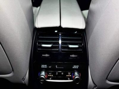 Bmw Serie 5 M550i 4.4 V8 xDrive M-Sport Toit Ouvrant Harman Kardon HeadU