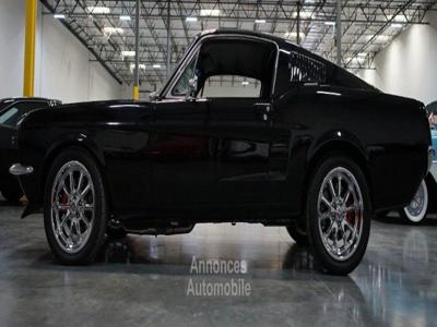 Ford Mustang FASTBACK GT CODE A