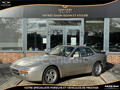 PORSCHE 944