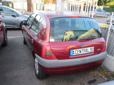 Renault Clio 1.4 75CH RTE 5P PREMIERE MAIN
