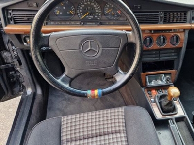 1992 Mercedes 190, Essence, Paris