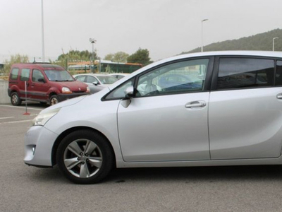 Toyota Verso 112 d-4d skyview 7 places