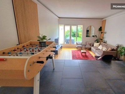 Location meublée maison 6 pièces 150 m²