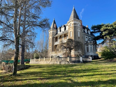 Vente château 14 pièces 700 m²