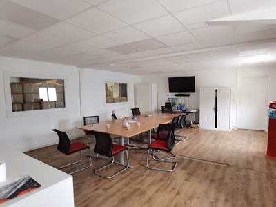 Vente locaux professionnels 900 m²