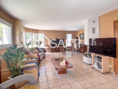 Vente maison 6 pièces 186 m²