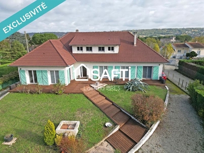 Vente maison 7 pièces 259 m²