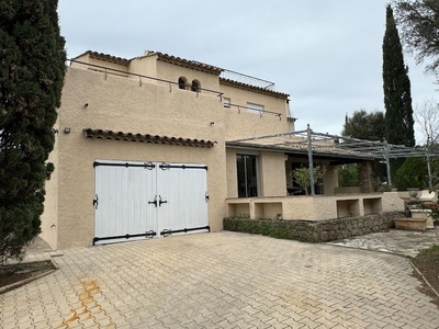 Vente maison 8 pièces 206 m²