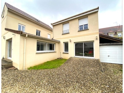 Vente maison 9 pièces 210 m²