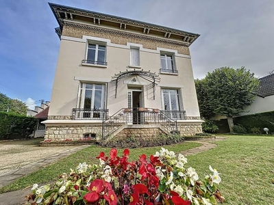 Vente maison 9 pièces 240 m²