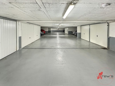 Vente parking 150 m²