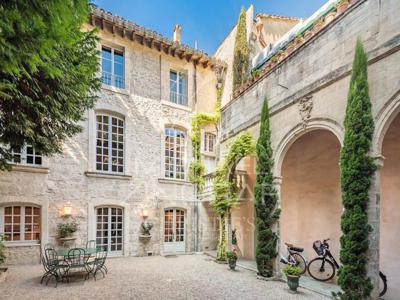 8 room luxury House for sale in Avignon, French Riviera
