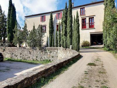 Villa de luxe de 12 pièces en vente Aubenas, Auvergne-Rhône-Alpes