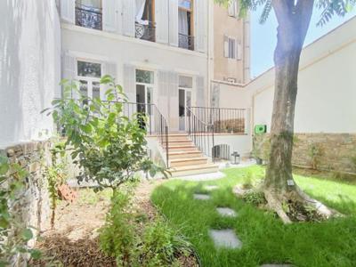 3 bedroom luxury Apartment for sale in Marseille, French Riviera