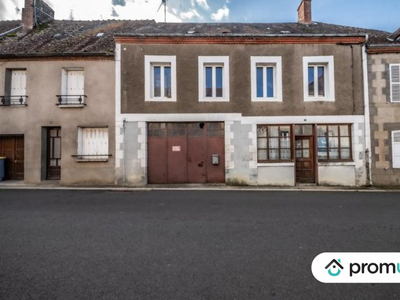 Grande maison de village à rénover avec jardin dans la Creuse