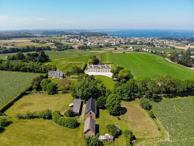 Maison de luxe de 11 pièces en vente Paimpol, Bretagne