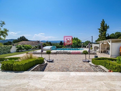 Maison de luxe de 5 chambres en vente à Mazan, Provence-Alpes-Côte d'Azur