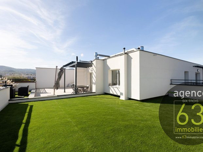 Roof Top avec magnifique terrasse de 137 m2 et vue Panoramique