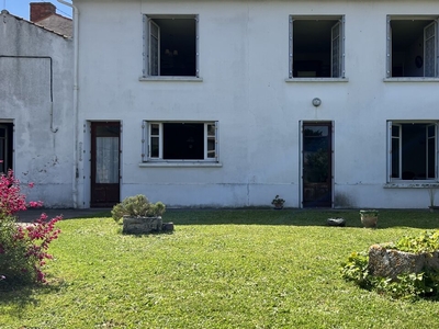 Vente maison 6 pièces 137 m² Beauvoir-sur-Niort (79360)