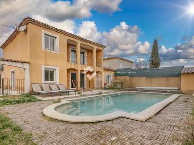 Villa traditionnelle 150 m2 avec Piscine