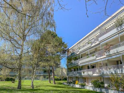 Bourg-la-Reine | 5 pièces | 118 m² | Dernier étage | Spacieux et ensoleillé | Terrasse plein sud |