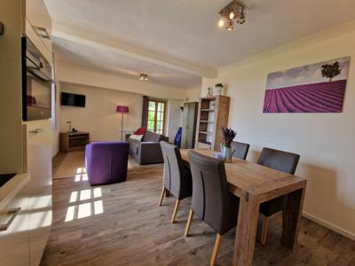 FERRASSIÈRES - Drôme - appartement meublé T2 dans un château rénové avec piscine, jacuzzi, sauna et tennis