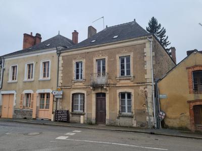 Maison à rénover de 4 chambres proche Château Gontier et Sable-sur-Sarthe