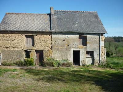 Maison à rénover, un projet idéal situé dans un hameau avec une parcelle de terre, à 2 km de Rouillac
