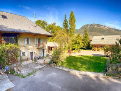Maison Baujus, 4 chambres avec chalet d'été et 3eme bâtiment à vendre dans le massif des Bauges près d'Annecy