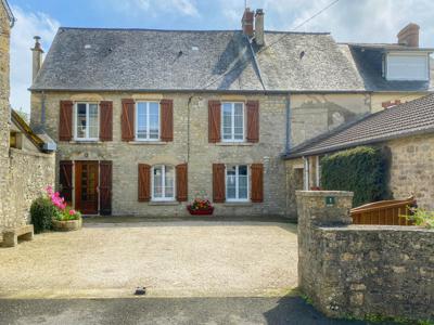 Maison en pierre de trois chambres avec jardin et garage dans le centre de Sainte Mère Église