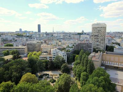 Vues à couper le souffle vers la Tour Eiffel et la majorité des monuments, 4 pièces ensoleillées (T4) de 97 m²