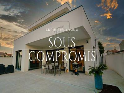 15 room luxury House for sale in Guilherand-Granges, France
