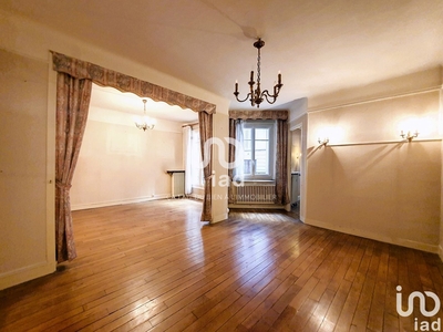 Appartement 3 pièces de 66 m² à Paris (75015)