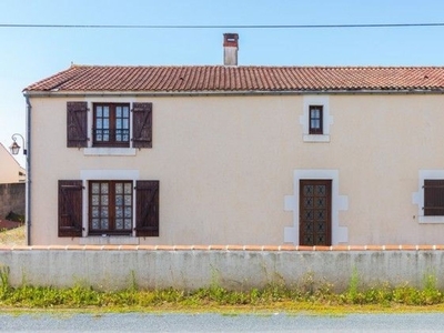 Maison 5 pièces de 160 m² à Nalliers (85370)