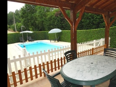Proche Dordogne et Lot - Gîte de plain-pied avec 3 chambres, piscine et jardin privés - Animaux acceptés