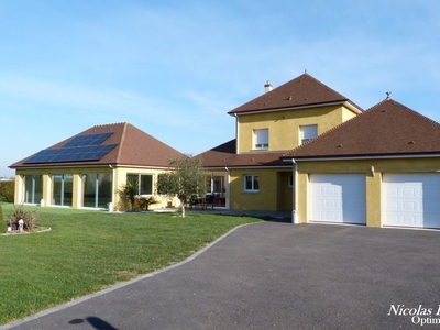 Vente maison 7 pièces 218 m²