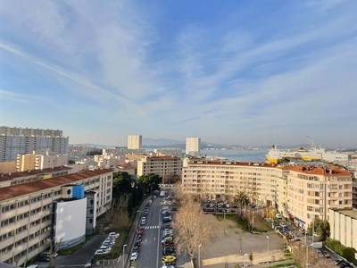 Appartement 4 pièces de 95 m² à Toulon (83000)