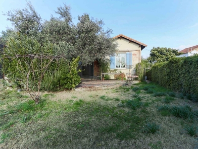 Maison 3 pièces de 70 m² à Villeneuve-lès-Avignon (30400)