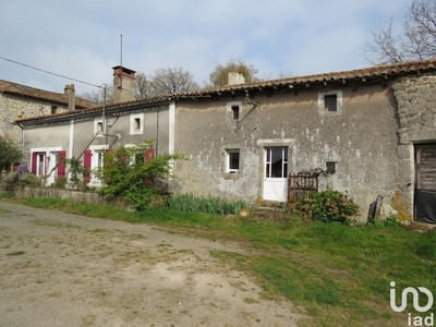 Maison 4 pièces de 105 m² à Saint-Aubin-le-Cloud (79450)